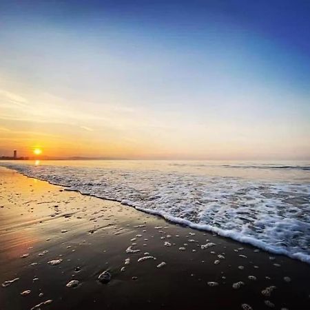 Luxe Living Guest House-Sleeps 6-Private Parking-Free Wifi-Beach-City Swansea Zewnętrze zdjęcie