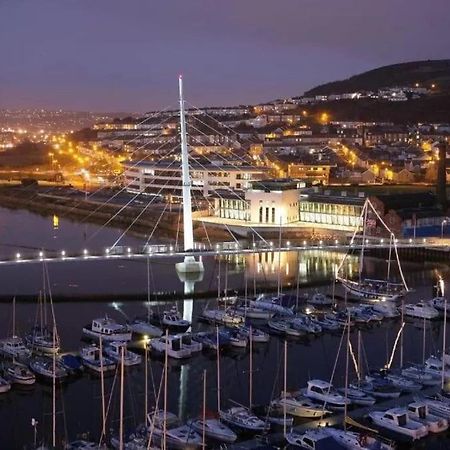 Luxe Living Guest House-Sleeps 6-Private Parking-Free Wifi-Beach-City Swansea Zewnętrze zdjęcie