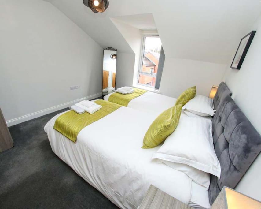 Luxe Living Guest House-Sleeps 6-Private Parking-Free Wifi-Beach-City Swansea Zewnętrze zdjęcie