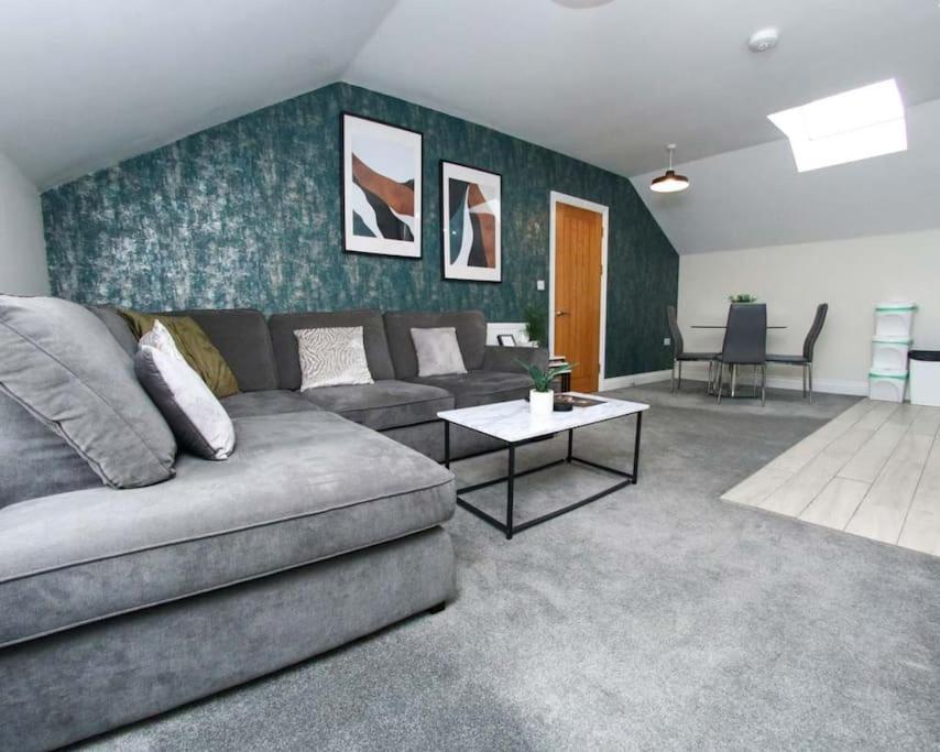 Luxe Living Guest House-Sleeps 6-Private Parking-Free Wifi-Beach-City Swansea Zewnętrze zdjęcie