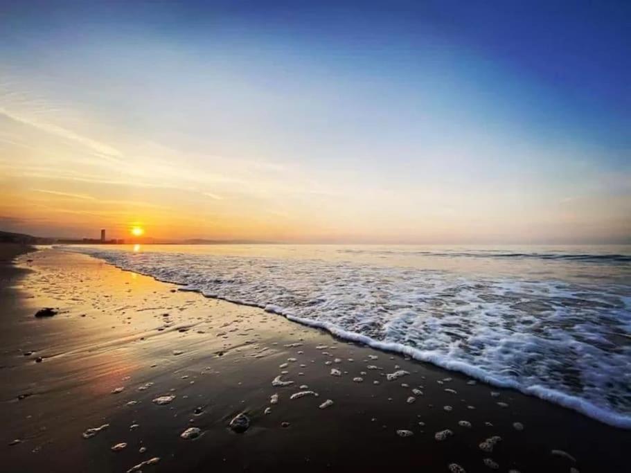 Luxe Living Guest House-Sleeps 6-Private Parking-Free Wifi-Beach-City Swansea Zewnętrze zdjęcie