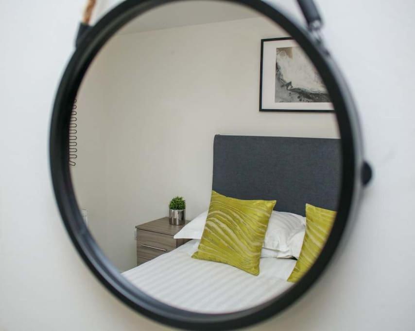 Luxe Living Guest House-Sleeps 6-Private Parking-Free Wifi-Beach-City Swansea Zewnętrze zdjęcie